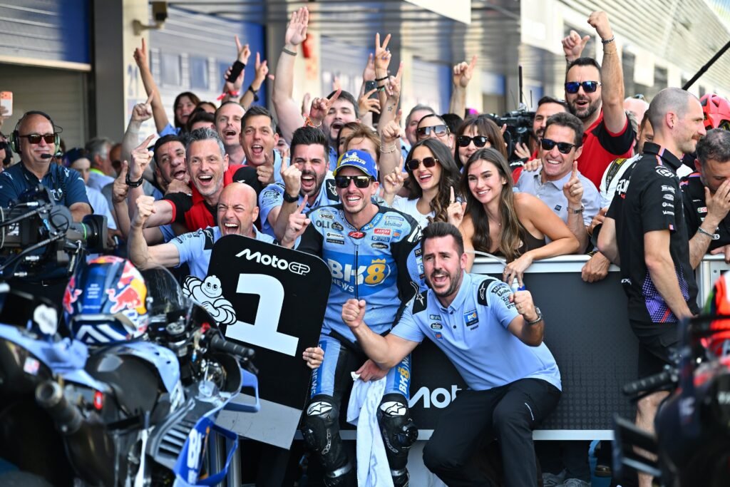 Álex Márquez reina en Jerez y Marc vuelve a tropezar